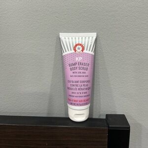 First Aid Beauty KP Bump Eraser Scrub